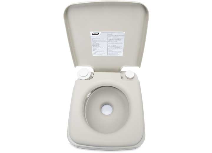 Camco Portable Toilet – 2.6 Gallon Capacity